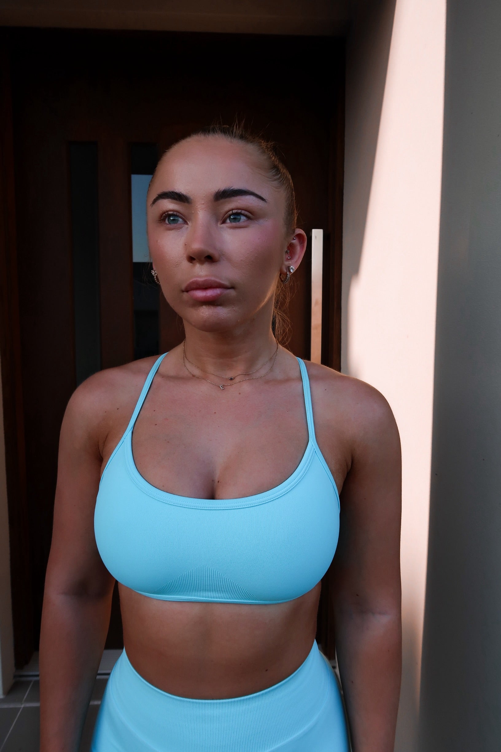 Base crop - Ice Blue