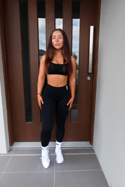 V Back Scrunch Tight - Black