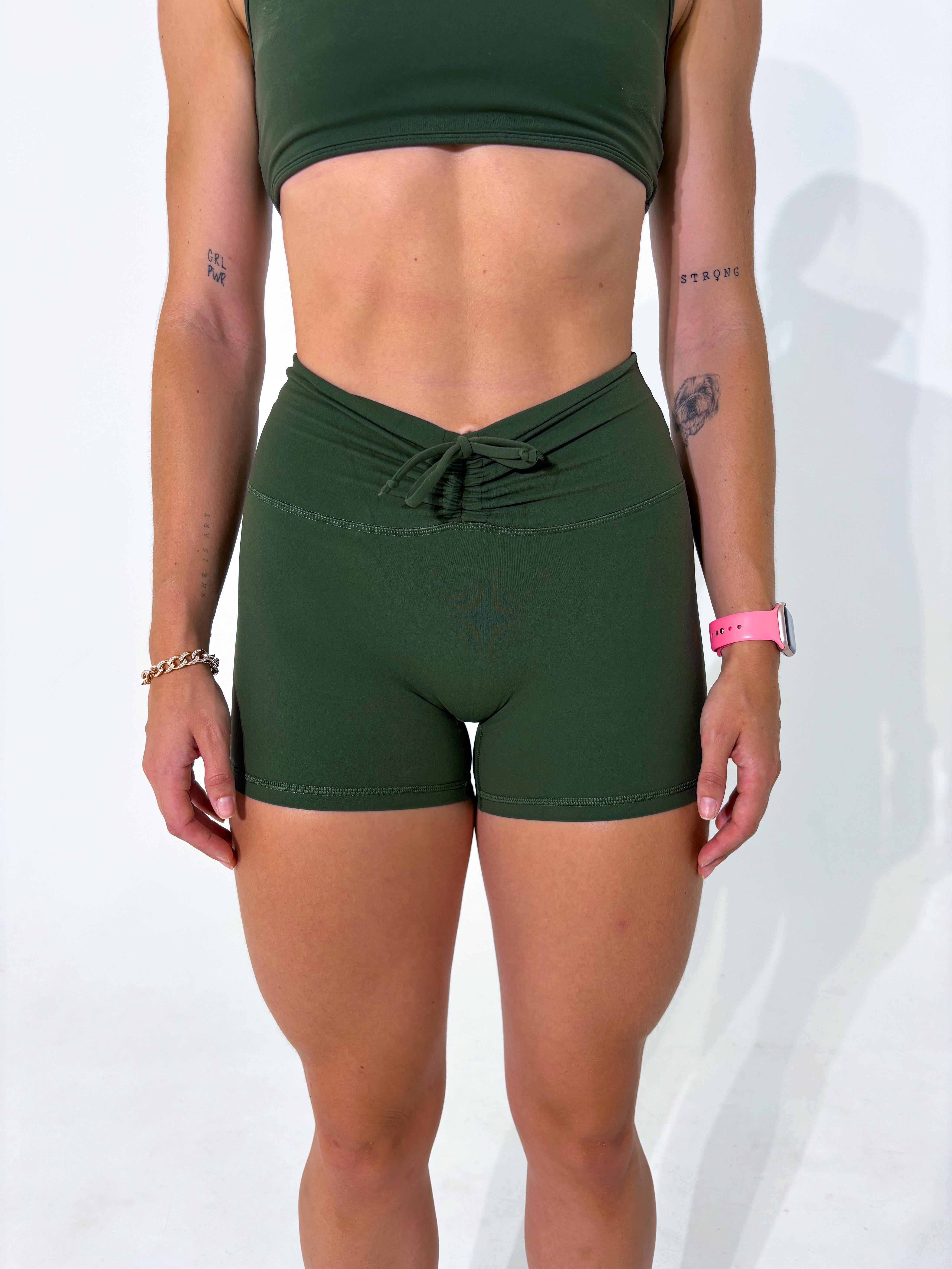 IT GIRL Shorts - Khaki