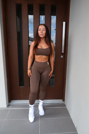 V Back Scrunch Tight - Brown