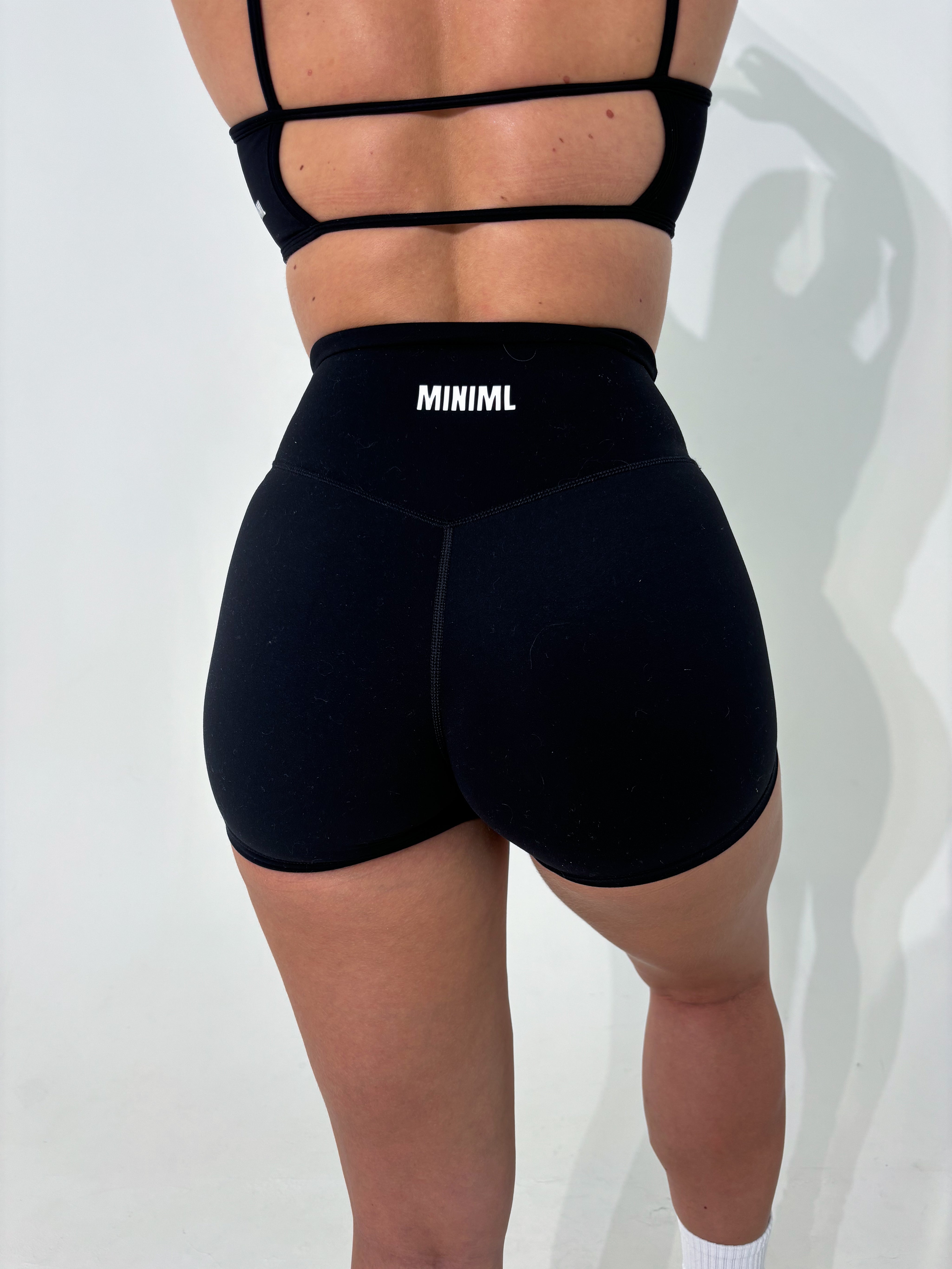 IT GIRL Shorts - Black