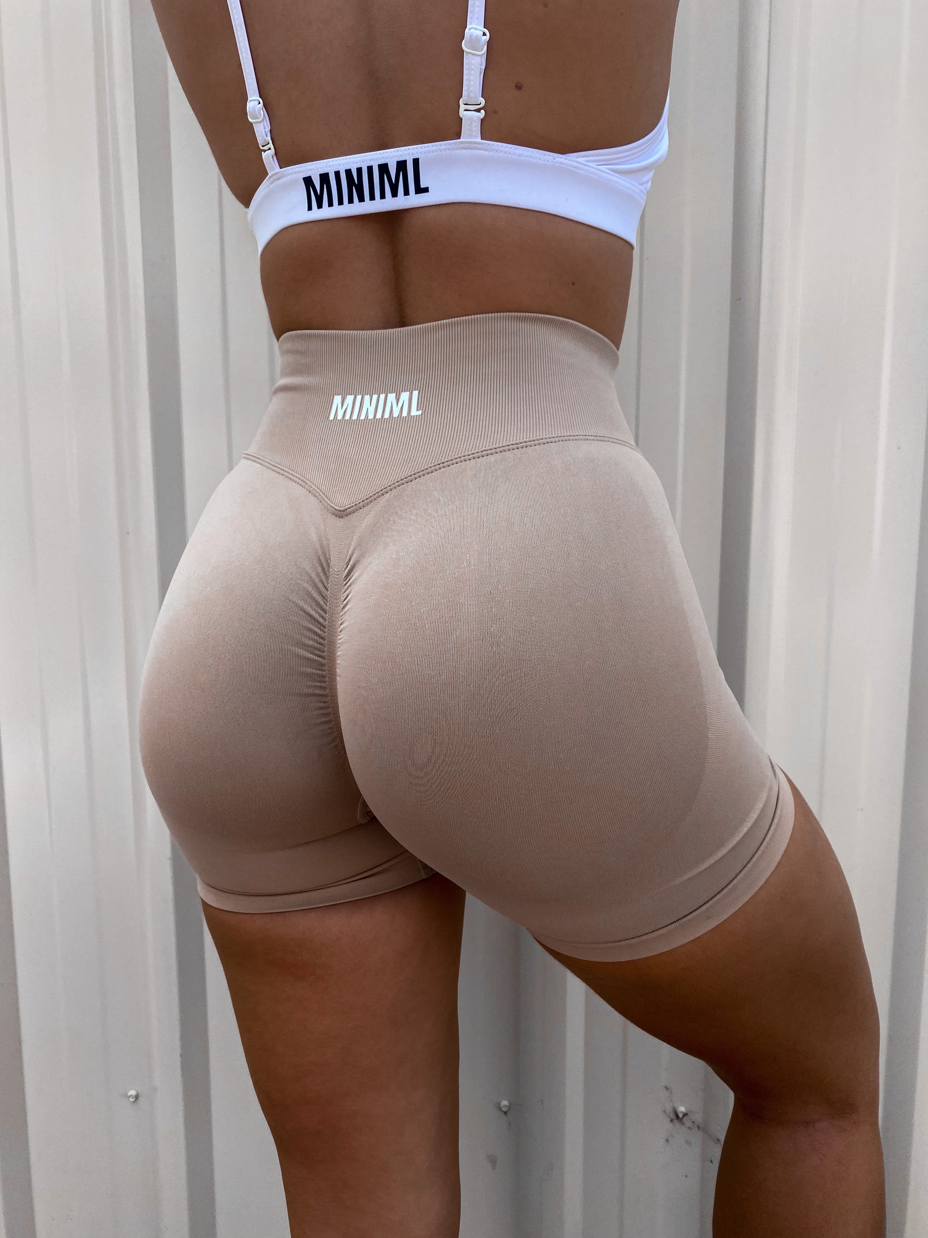 Ultimate Scrunch Short - Latte
