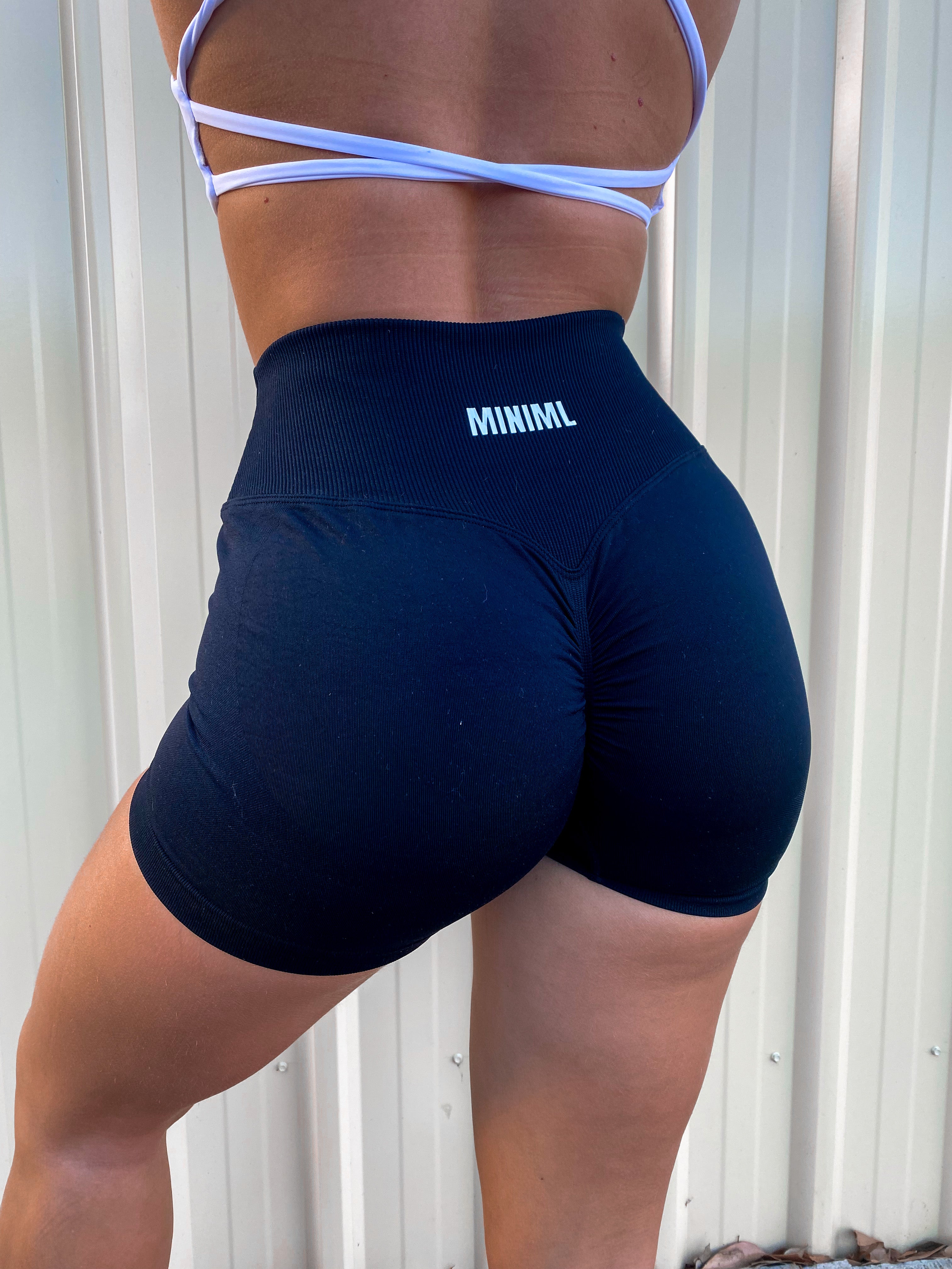 Ultimate Scrunch V Short - Black
